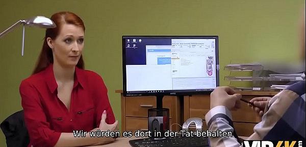 VIP4K. Agent schraubt die vollbusige Rothaarige Isabella Lui, weil sie wirklich Geld braucht